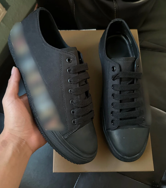 Burberri Black Low